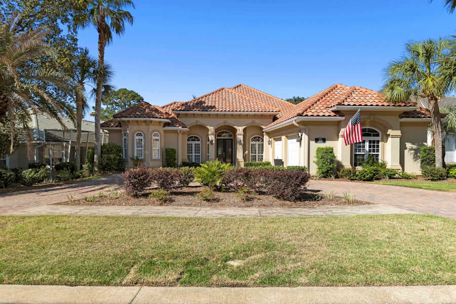 Azure Bliss, Club Amenities & Golf Cart