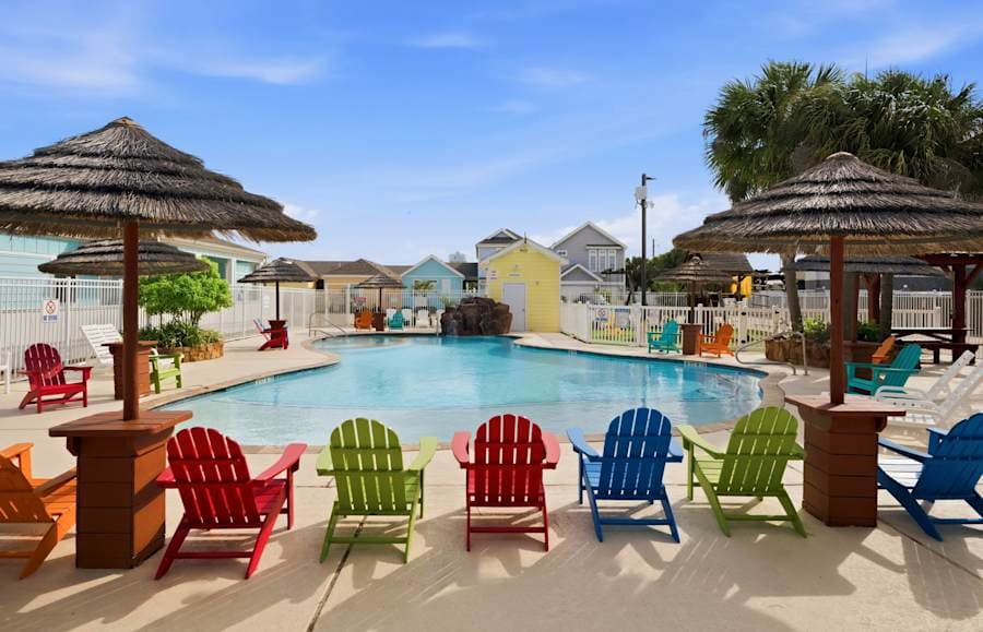 Blue Wave, Resort Pools & Pirate Playground