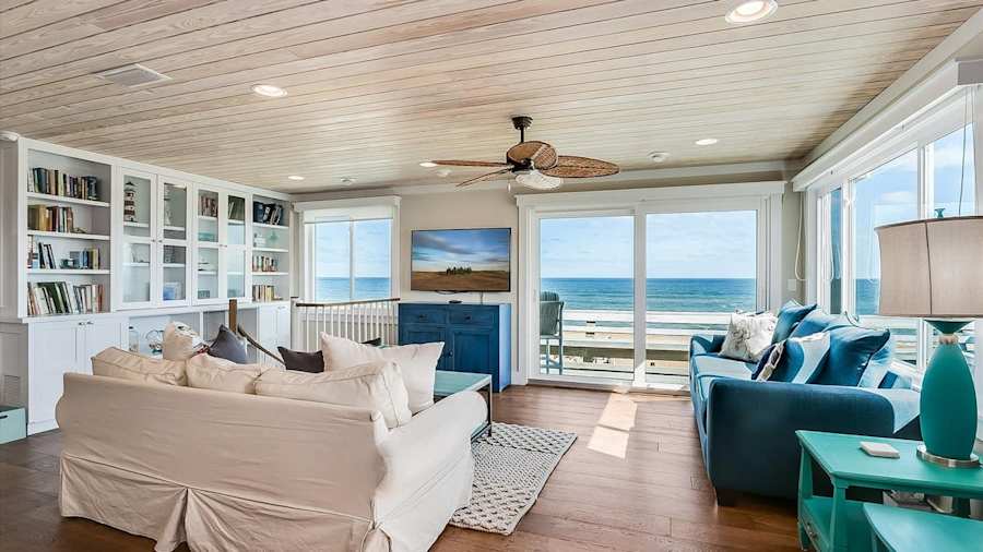 Sandy Dunes Home, Wraparound Deck & Beach Walk