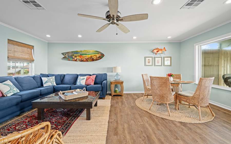 Sunshine House, Drive-On Beachfront & Gulf Views